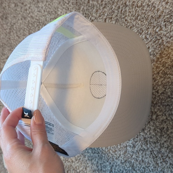 Hurley hat - Picture 3 of 4